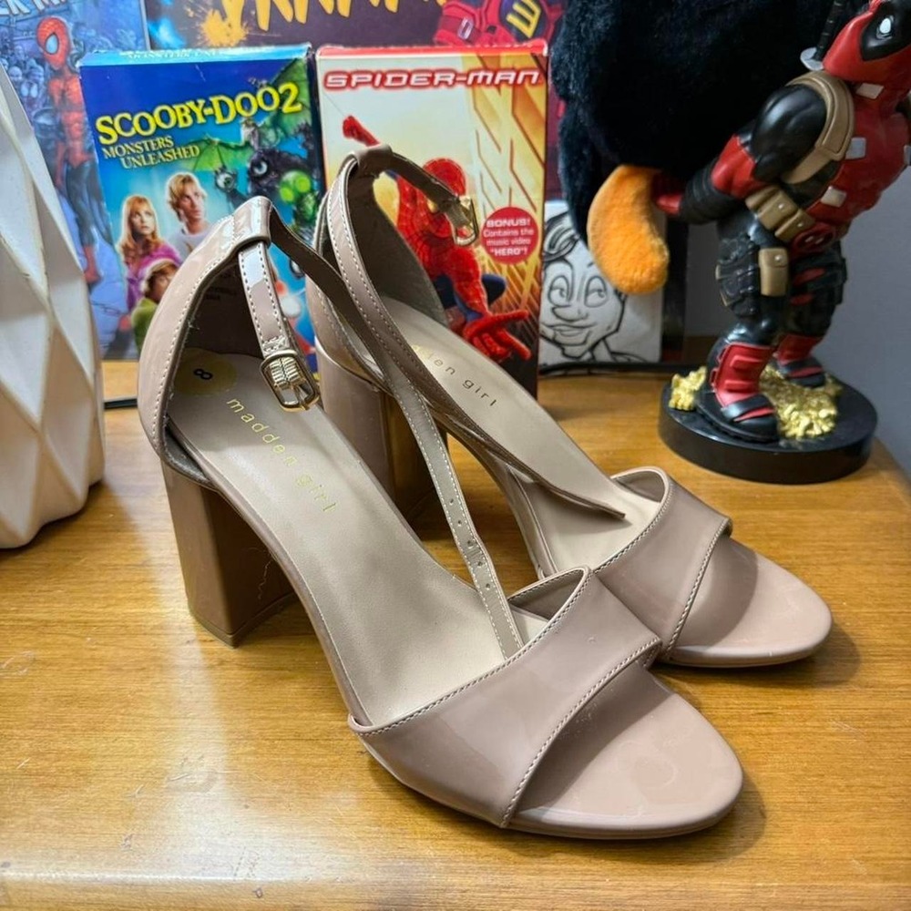 Cream and tan Madden heels - size 8‎